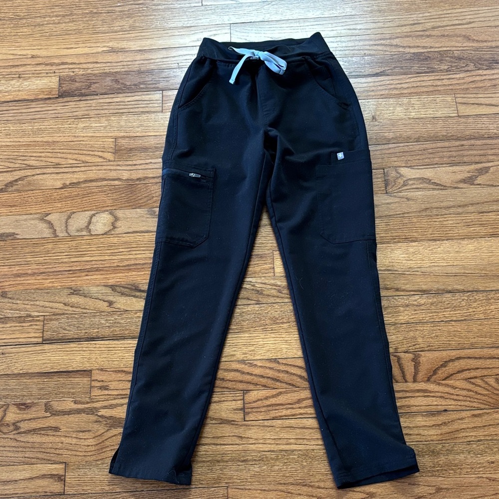 Figs scrub bottoms black XXS